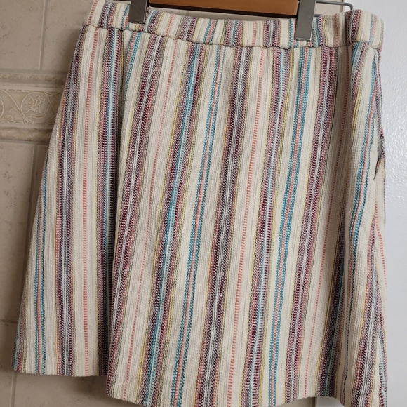 High-waisted Esprit Skirt - Picture 2 of 3